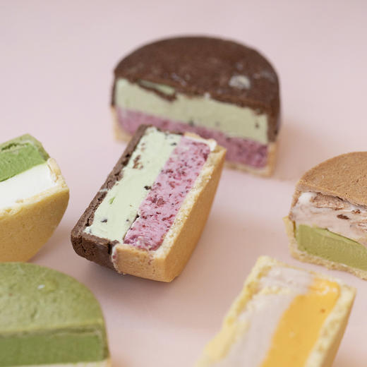 全国配送「烧烧子的月圆之夜」8味冰月饼礼盒｜杨梅酸奶拼薄荷巧克力味、水蜜桃雪芭拼芒果雪芭味、抹茶拼牛乳味、开心果拼草莓味冰月饼 商品图7