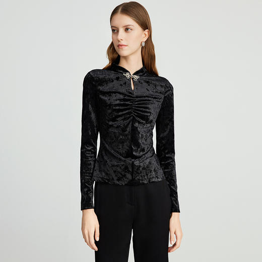 EITIE爱特爱优雅黑色丝绒中式盘扣修身显瘦长袖上衣秋季新款C2413402（轻微浮色 ，不要跟浅色系衣服一起穿/洗） 商品图1