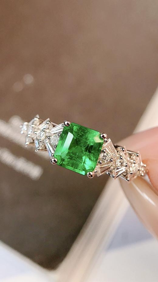 0.67ct 祖母绿戒指 商品图3
