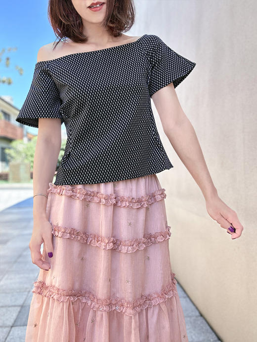 TYNVIE 拼接下摆挖肩上衣-黑格纹 商品图6