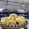 银耳  形紧密小巧，泡发后柔软洁白，半透明，含胶质高，富有弹性 商品缩略图1