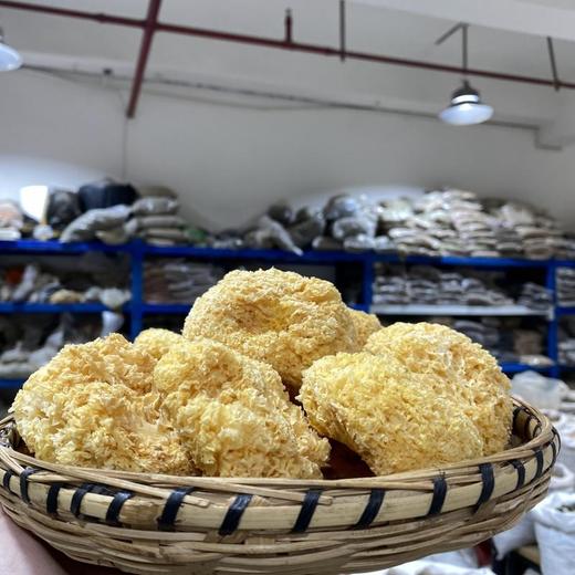 银耳  形紧密小巧，泡发后柔软洁白，半透明，含胶质高，富有弹性 商品图1