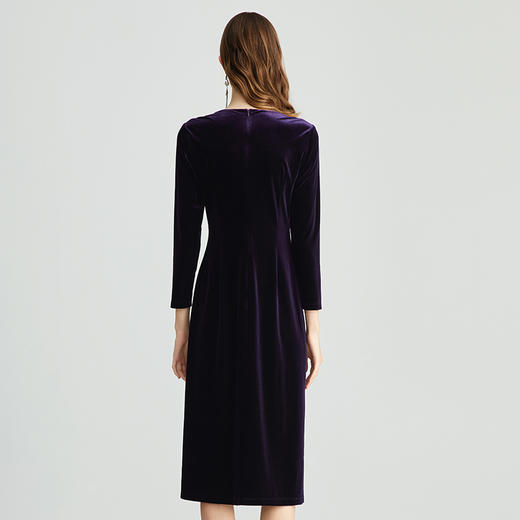 EITIE爱特爱优雅气质钻饰褶皱收腰开叉紫色丝绒连衣裙秋新款C2407404 商品图4