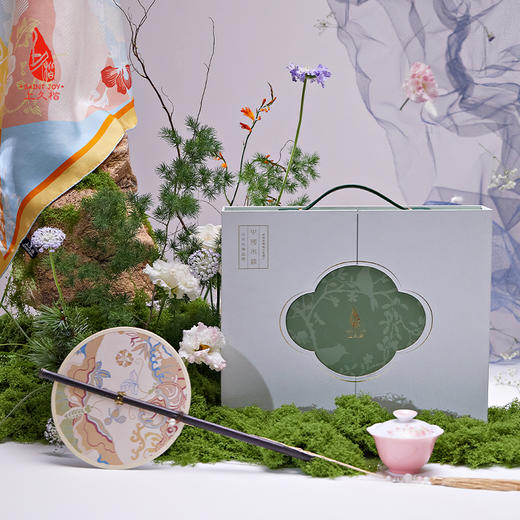 SAINTJOY/上久楷礼盒 闻相和韵   陶瓷盖碗  宋锦腰扇 SPS24G02-2   双面印花真丝方巾 FJS24006 商品图7