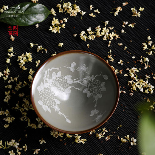 问鼎汝瓷鼎峰柴窑小斗笠杯（白描）（绣球花）（缺货） 商品图0