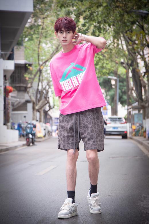 W422512006字母短袖T恤 商品图3