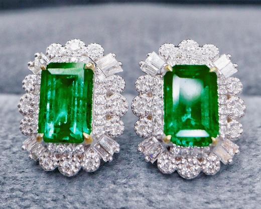 1.88ct 祖母绿耳钉 商品图1