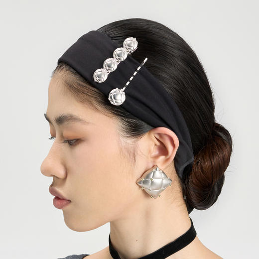 lost in echo2024秋季新款高级时尚银色枕头系列夹子侧边发夹发卡女 商品图1