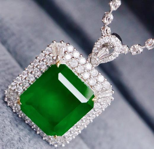 4.69ct 祖母绿吊坠 商品图2