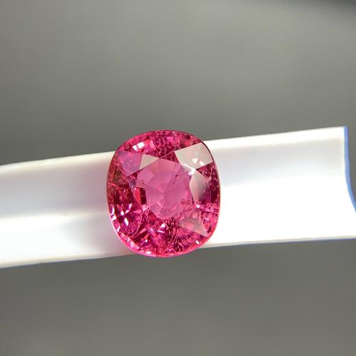 2.1ct 尖晶石裸石 商品图3