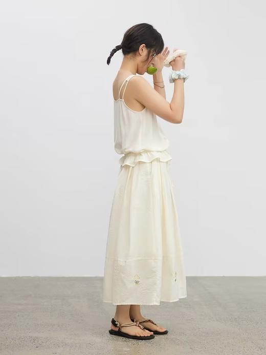 步履不停/4B41111C/文艺风米白色A型绣花半裙 商品图3