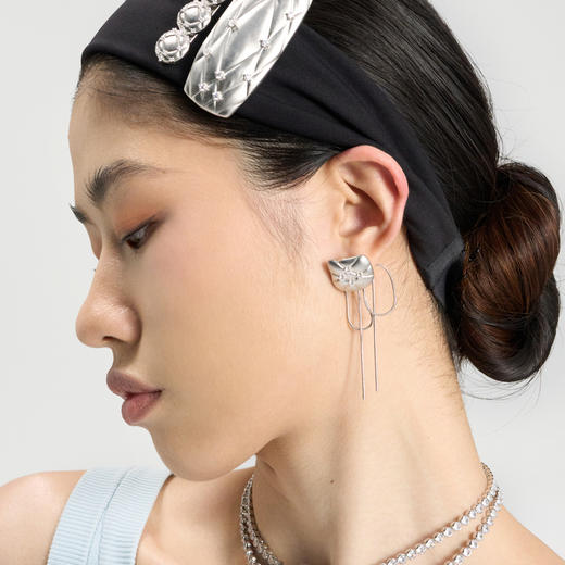 [捡漏价]lost in echo2024秋季新款膨胀枕头银色蝴蝶结流苏耳坠耳环女耳饰 商品图3