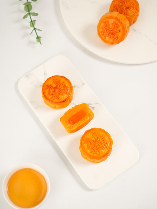 【顺丰发货】香港九龙半岛流心奶黄月饼 360g/克精美送礼中秋礼品（精装礼盒/8个装） 商品图2