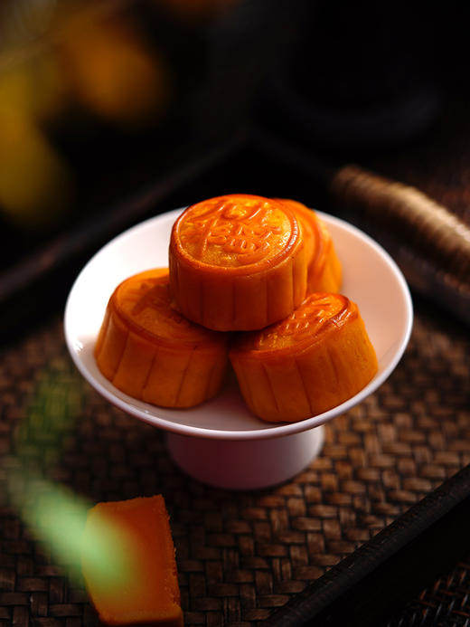 【顺丰发货】香港精美中秋礼品九龙半岛迷你奶黄月饼 400g/盒（精装礼盒/8个装）" 商品图4