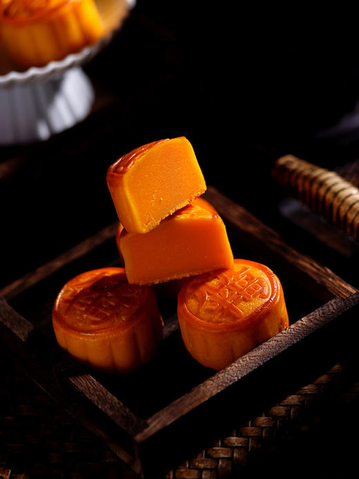 【顺丰发货】香港精美中秋礼品九龙半岛迷你奶黄月饼 400g/盒（精装礼盒/8个装）" 商品图5