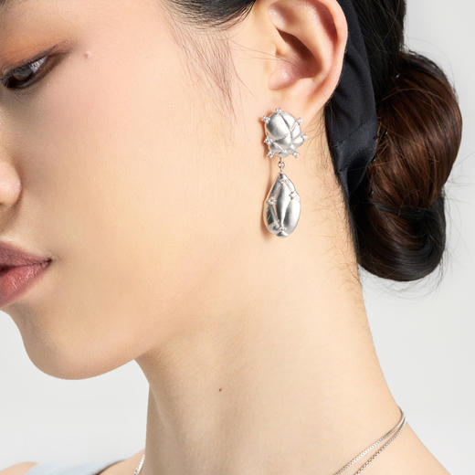 [捡漏价]lost in echo2024秋季新款高级银色复古金色珍珠大耳环AB款耳饰女 商品图3