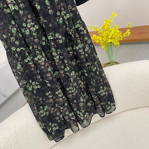 7/27奢姿2024年秋季新款大码女装碎花吊带裙子胖妹妹法式褶皱连衣裙9943853585B 商品图2