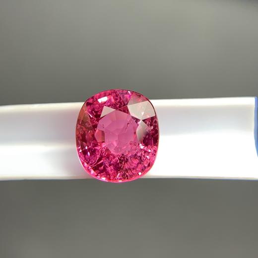 2.1ct 尖晶石裸石 商品图2