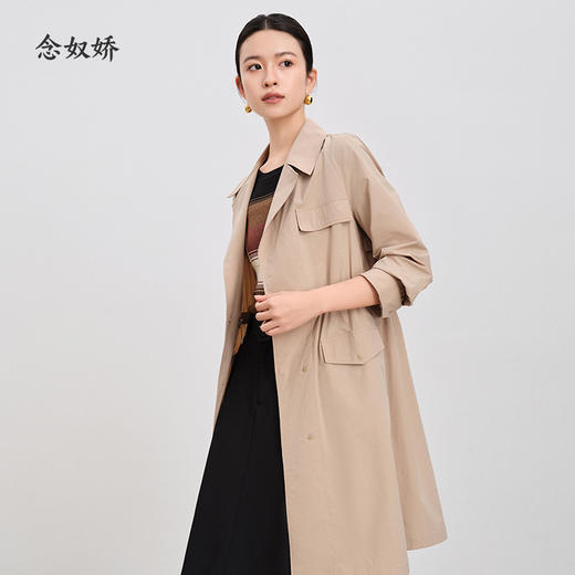 【商场同款】CNG4297 轻薄风衣 科技感面料结合大翻领领设计平整有型，职场搭配更有范儿，收腰设计显比例好，好穿好搭配 飘逸有型 商品图1