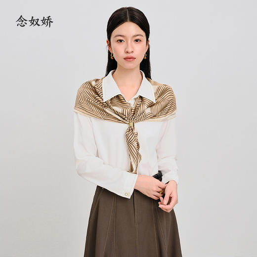 【饰品】丝巾 ZNS488FT9 流畅随性的艺术线条，暖色调配 色，简洁雅致 桑蚕丝面料 触感细腻雅致耐看 商品图4