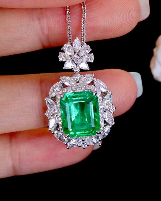 4.75ct 祖母绿吊坠 商品图3