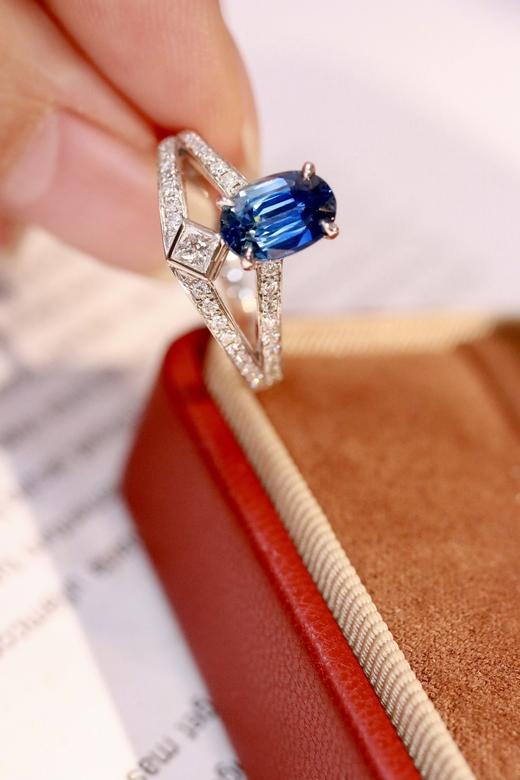 1.54ct 蓝宝石戒指 商品图0