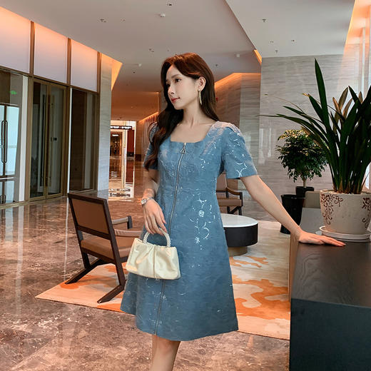 [奢姿轻奢系列]夏季大码女装气质名媛风裙子胖妹妹牛仔绣花连衣裙8942826322 商品图4