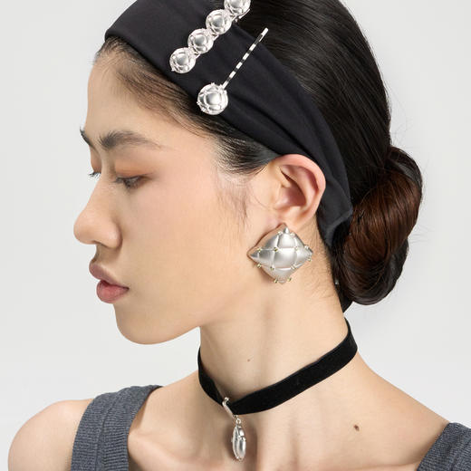 lost in echo2024秋季新款膨胀枕头银色夸张锆石大耳环耳钉女 商品图1