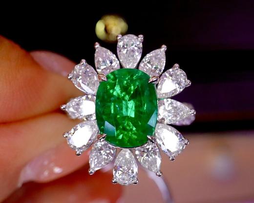 2.65ct 祖母绿戒指 商品图3