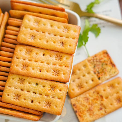 香菜牛肉馅饼干！芝士培根馅饼干！直接上头！咸香系饼干巨巨巨好吃！双层薄脆！居然有肉松夹心！酥脆停不下来！ 商品图8