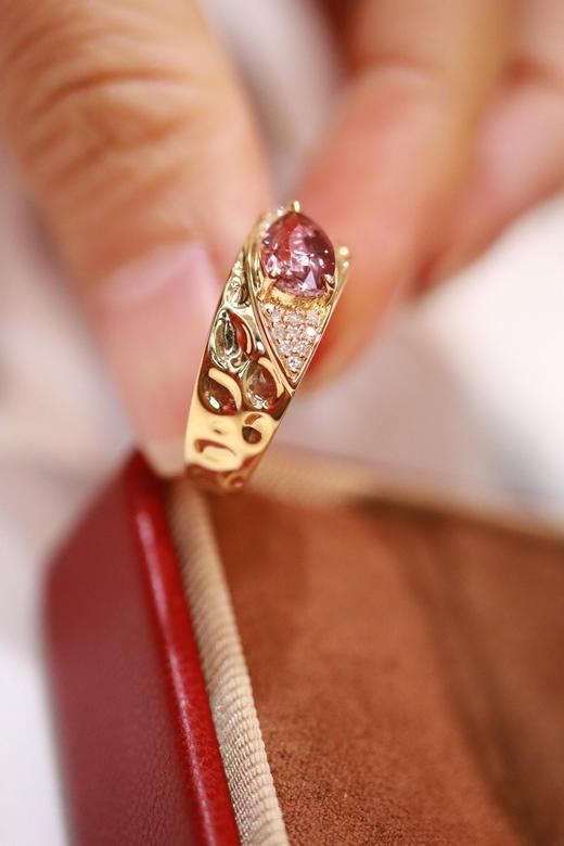 1.07ct 蓝宝石戒指 商品图0