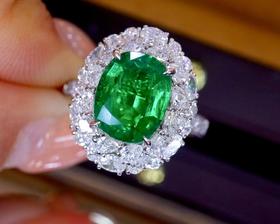 2.40ct 祖母绿吊坠戒指