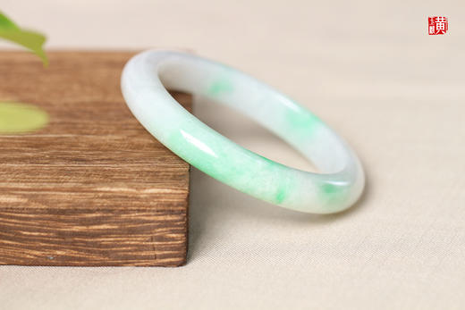 天然翡翠手镯 圈口：58.5mm 商品图2