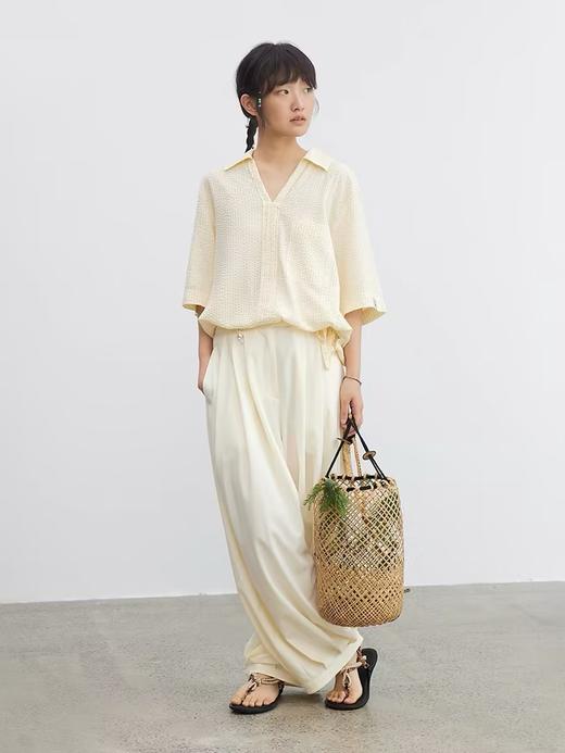 步履不停/4B11193C/日系V领泡泡肌理条纹衬衫短袖 商品图4