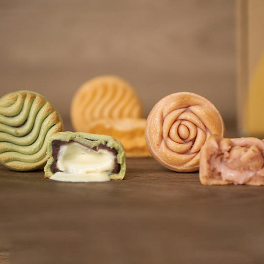 全国配送｜2024版「裸月」月饼礼盒（奶黄流心、玫瑰荔枝流心&红豆麻薯牛乳流心味） 商品图5