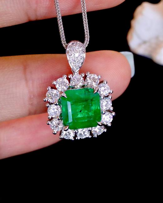 3.20ct 祖母绿吊坠 商品图2