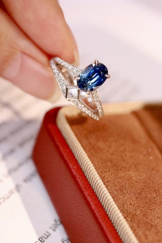 1.54ct 蓝宝石戒指 商品图1
