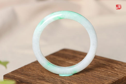 天然翡翠手镯 圈口：58.5mm 商品图3