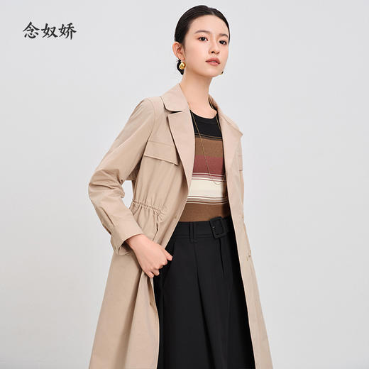 【商场同款】CNG4297 轻薄风衣 科技感面料结合大翻领领设计平整有型，职场搭配更有范儿，收腰设计显比例好，好穿好搭配 飘逸有型 商品图12