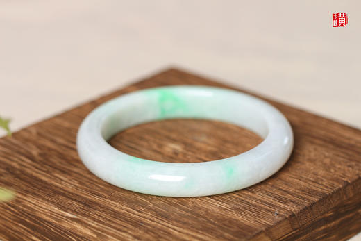 天然翡翠手镯 圈口：58.5mm 商品图5