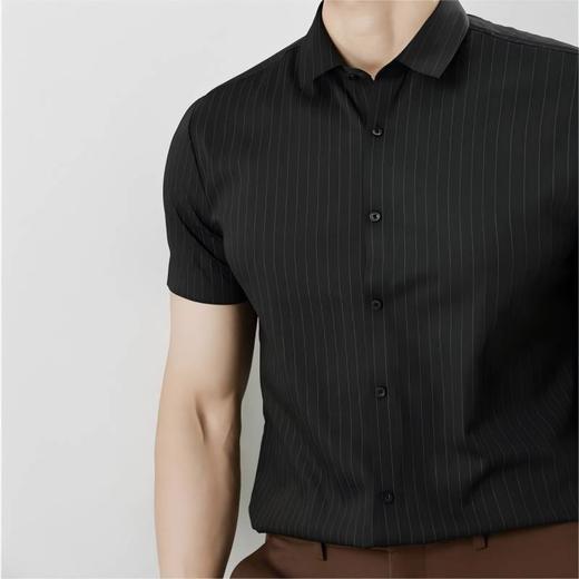 老钱风条纹短袖衬衫 S018022，品质基础款，极简穿搭 商品图2