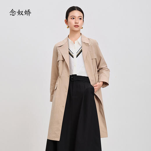 【商场同款】CNG4297 轻薄风衣 科技感面料结合大翻领领设计平整有型，职场搭配更有范儿，收腰设计显比例好，好穿好搭配 飘逸有型 商品图0