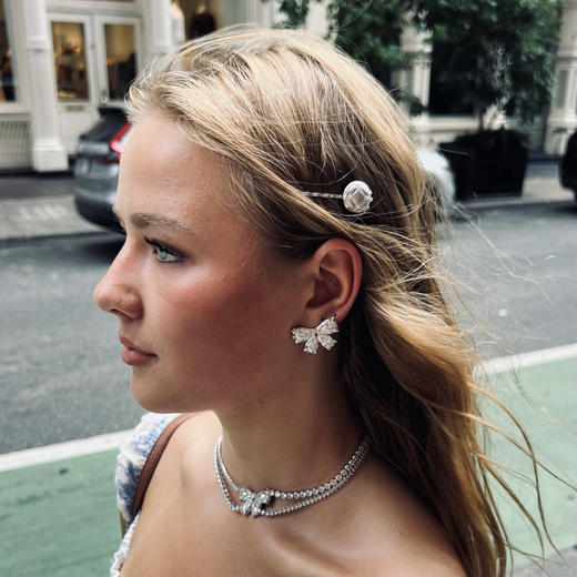 lost in echo2024秋季新款膨胀蝴蝶结枕头双层银色chocker项链女 商品图4