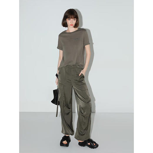 【秒杀】COCOBELLA静奢风丝光缎面垂坠休闲裤早秋大口袋工装裤PA3042 商品图3