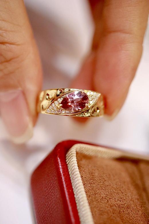 1.07ct 蓝宝石戒指 商品图2