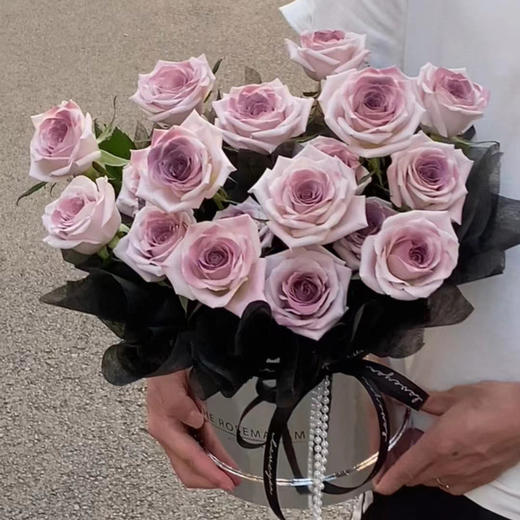 【心意满满❗️永生玫瑰花束乌梅子酱】节日中的小情调，轻奢创意不一样的花束，送女友闺蜜朋友生日礼物，女生七夕情人节礼物L新年礼盒年货礼盒 商品图3