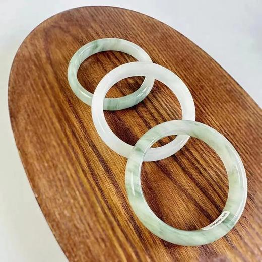 【前200位下单，送天山翠玉多圈手串】岐蚺·天山翠玉镯，联合亚洲珠宝联合会监制，冰透飘花，翠气萦绕【G】 商品图6