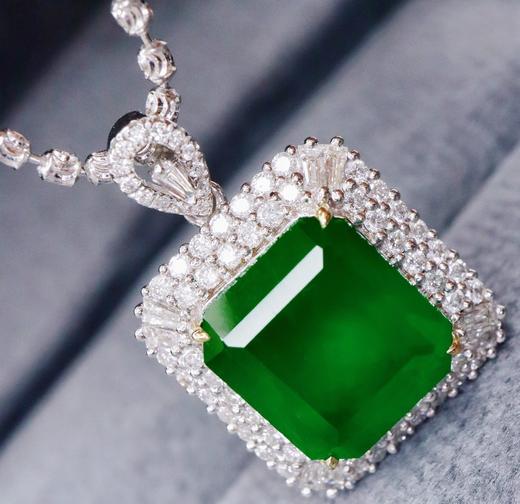 4.69ct 祖母绿吊坠 商品图0