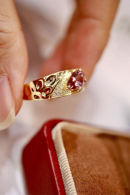 1.07ct 蓝宝石戒指 商品图6