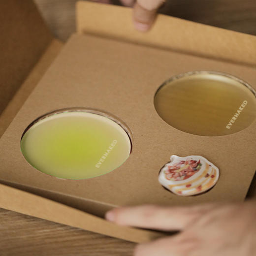 全国配送｜2024版「裸月」月饼礼盒（奶黄流心、玫瑰荔枝流心&红豆麻薯牛乳流心味） 商品图4